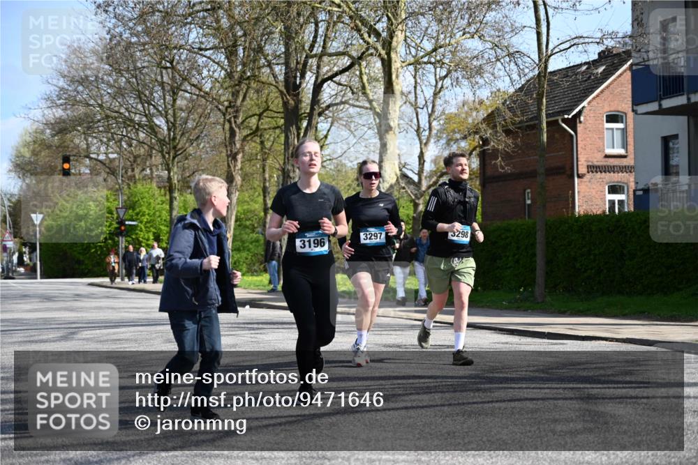 12.04.2026 - 45. Internationalen Wilhelmsburger Insellauf J. Mangold http://msf.ph/oto/9471646 12.04.2026 11:26:55 Ziel 2523, 3298, 3297, 3196 meine-sportfotos.de