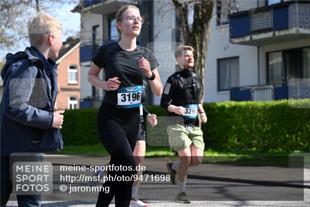 12.04.2026 - 45. Internationalen Wilhelmsburger Insellauf J. Mangold http://msf.ph/oto/9471698 12.04.2026 11:26:57 Ziel 3298, 3297, 3196 meine-sportfotos.de