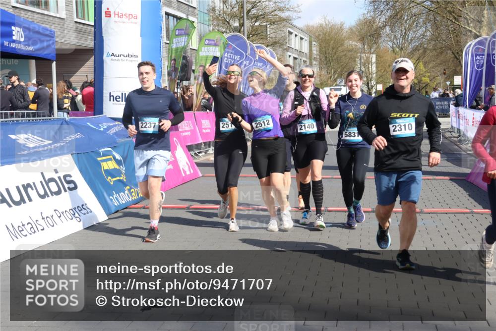 12.04.2026 - 45. Internationalen Wilhelmsburger Insellauf Strokosch-Dieckow http://msf.ph/oto/9471707 12.04.2026 11:28:23 Ziel 2309, 2310, 2237, 2140, 5831, 2511, 2512, 2352 meine-sportfotos.de