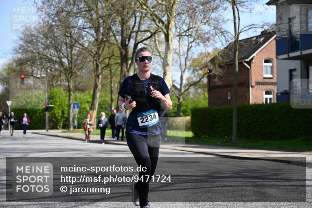 12.04.2026 - 45. Internationalen Wilhelmsburger Insellauf J. Mangold http://msf.ph/oto/9471724 12.04.2026 11:27:24 Ziel 2234, 2309, 2310, 2237, 2140, 5831, 2511, 2512, 2352 meine-sportfotos.de