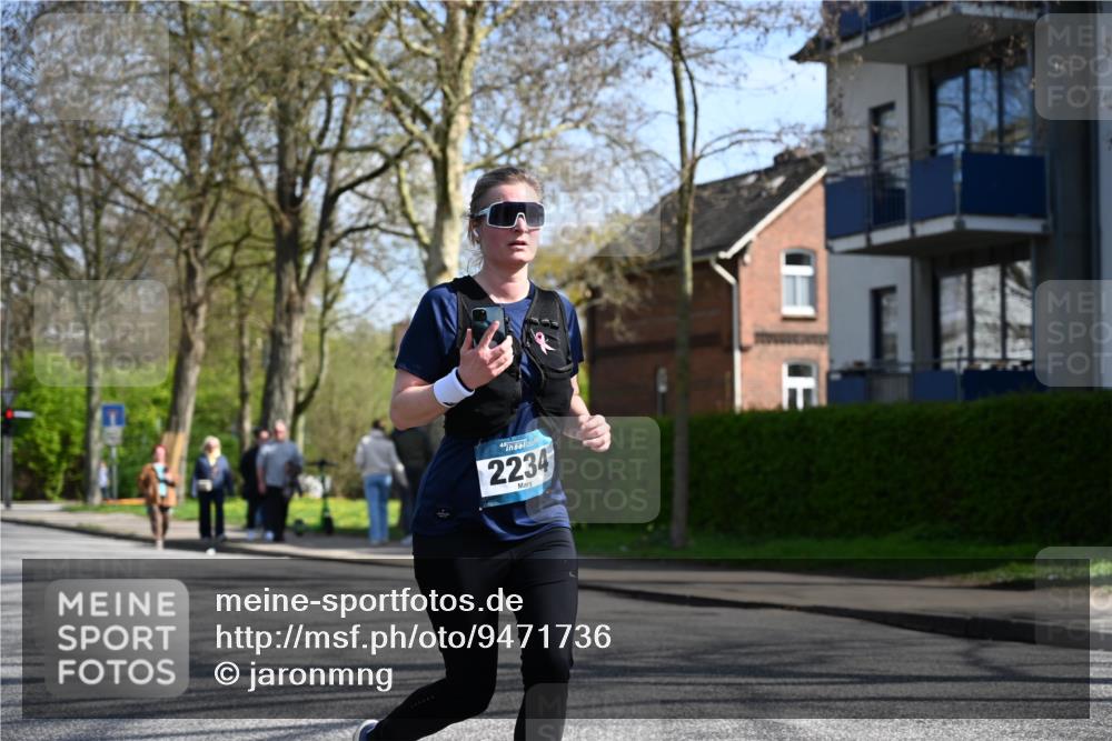 12.04.2026 - 45. Internationalen Wilhelmsburger Insellauf J. Mangold http://msf.ph/oto/9471736 12.04.2026 11:27:24 Ziel 2234, 2309, 2310, 2237, 2140, 5831, 2511, 2512, 2352 meine-sportfotos.de