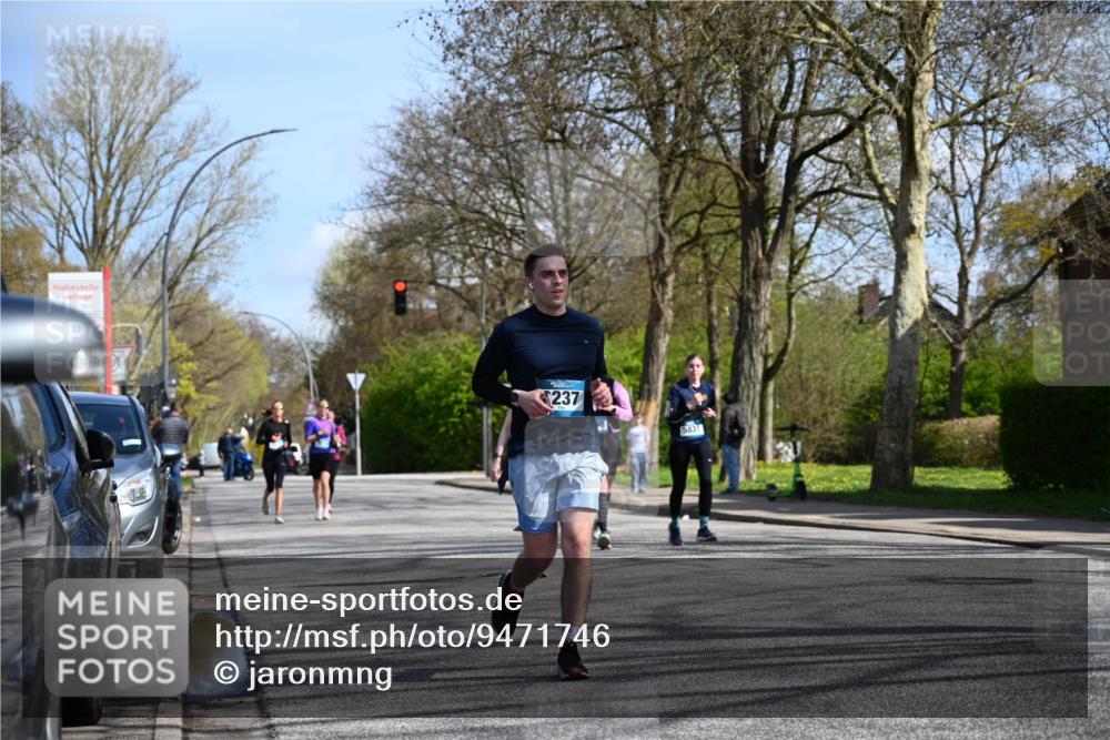 12.04.2026 - 45. Internationalen Wilhelmsburger Insellauf J. Mangold http://msf.ph/oto/9471746 12.04.2026 11:27:45 Ziel 2234, 2309, 2310, 2237, 2140, 5831, 2511, 2512, 2352, 3451, 4668 meine-sportfotos.de