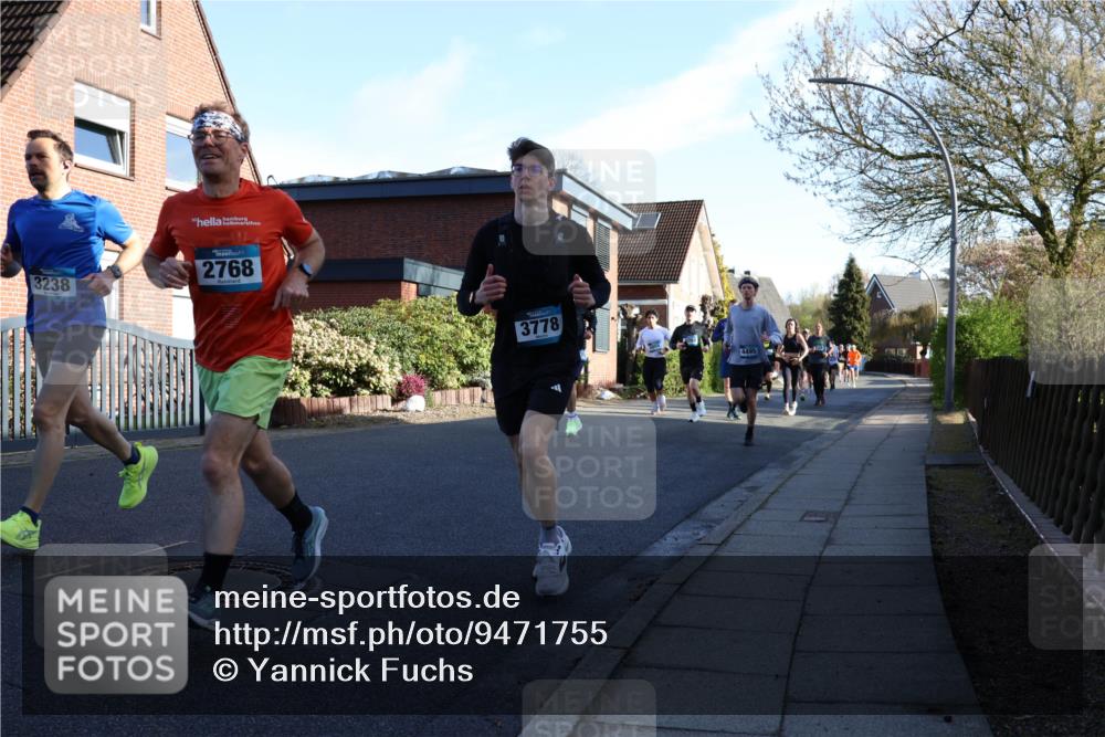 12.04.2026 - 45. Internationalen Wilhelmsburger Insellauf Yannick Fuchs http://msf.ph/oto/9471755 12.04.2026 08:56:32 Laufen 3238, 2768, 3778, 4495 meine-sportfotos.de