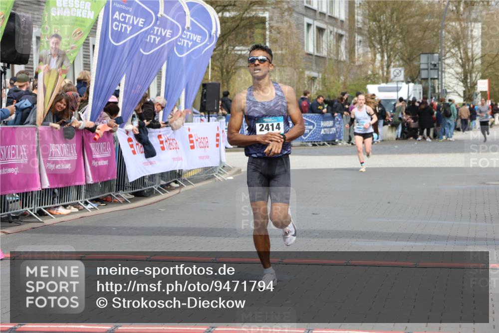 12.04.2026 - 45. Internationalen Wilhelmsburger Insellauf Strokosch-Dieckow http://msf.ph/oto/9471794 12.04.2026 12:52:47 Ziel 2414 meine-sportfotos.de