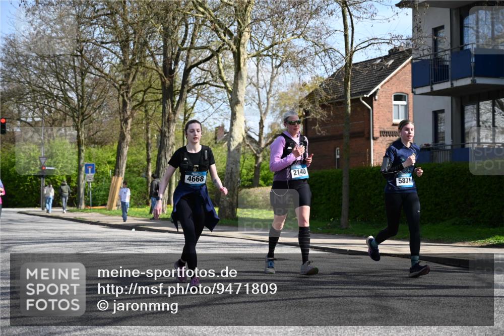 12.04.2026 - 45. Internationalen Wilhelmsburger Insellauf J. Mangold http://msf.ph/oto/9471809 12.04.2026 11:27:48 Ziel 2234, 2309, 2310, 2237, 2140, 5831, 2511, 2512, 2352, 3451, 4668 meine-sportfotos.de