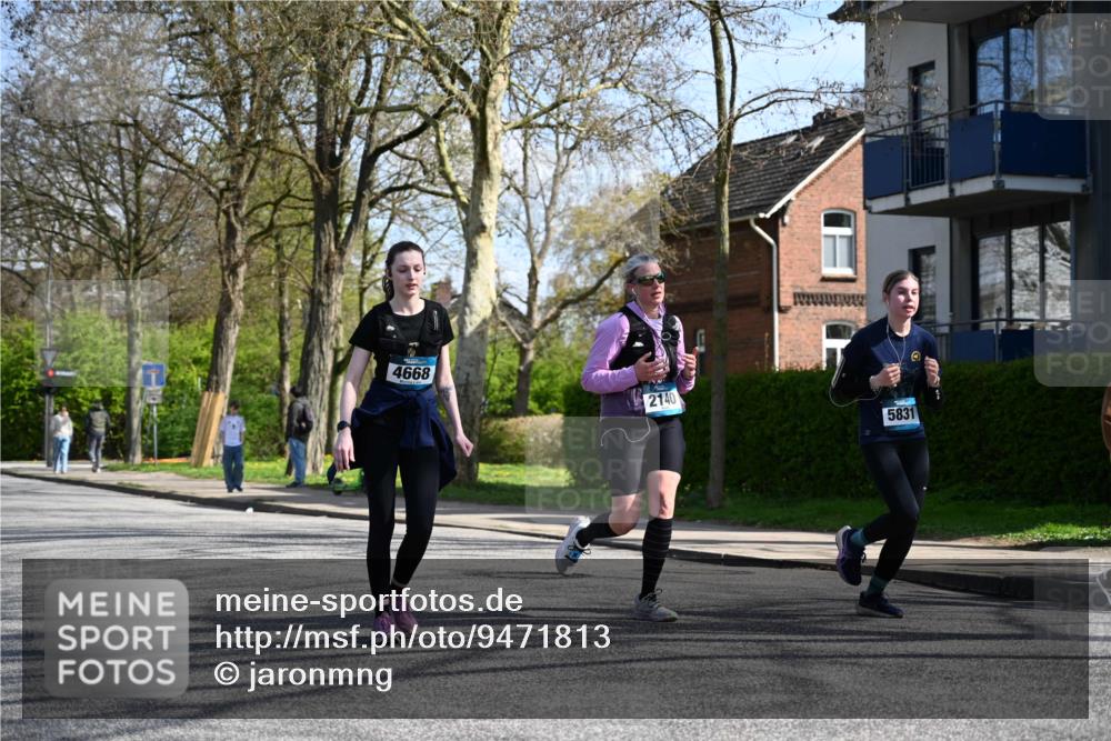 12.04.2026 - 45. Internationalen Wilhelmsburger Insellauf J. Mangold http://msf.ph/oto/9471813 12.04.2026 11:27:48 Ziel 2234, 2309, 2310, 2237, 2140, 5831, 2511, 2512, 2352, 3451, 4668 meine-sportfotos.de