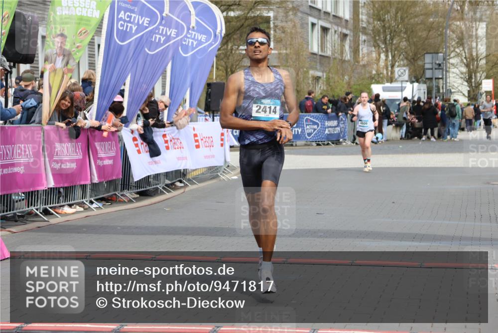 12.04.2026 - 45. Internationalen Wilhelmsburger Insellauf Strokosch-Dieckow http://msf.ph/oto/9471817 12.04.2026 12:52:47 Ziel 2414 meine-sportfotos.de