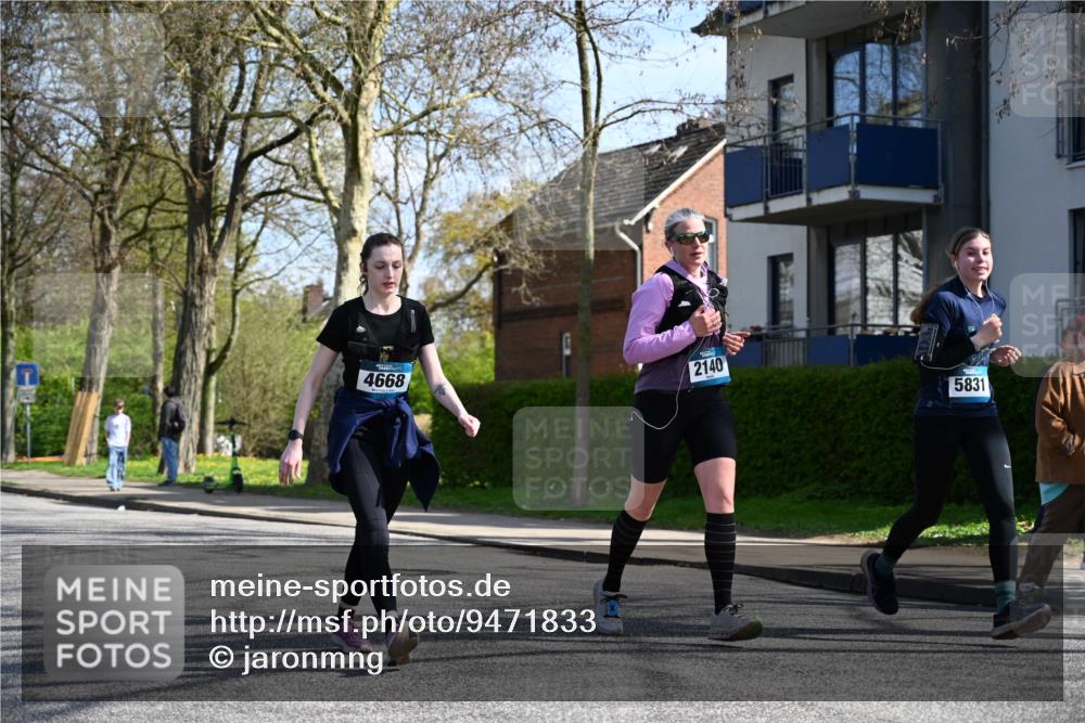 12.04.2026 - 45. Internationalen Wilhelmsburger Insellauf J. Mangold http://msf.ph/oto/9471833 12.04.2026 11:27:49 Ziel 2234, 2309, 2310, 2237, 2140, 5831, 2511, 2512, 2352, 3451, 3451, 4668 meine-sportfotos.de
