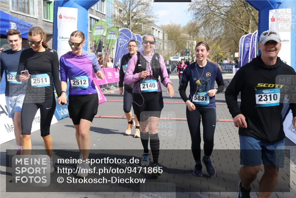 12.04.2026 - 45. Internationalen Wilhelmsburger Insellauf Strokosch-Dieckow http://msf.ph/oto/9471865 12.04.2026 11:28:25 Ziel 2310, 2237, 2140, 5831, 2511, 2512, 2352, 3451 meine-sportfotos.de