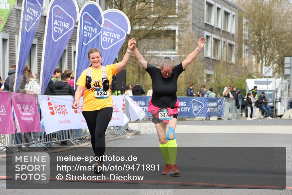 12.04.2026 - 45. Internationalen Wilhelmsburger Insellauf Strokosch-Dieckow http://msf.ph/oto/9471891 12.04.2026 13:36:40 Ziel 5233, 3376 meine-sportfotos.de