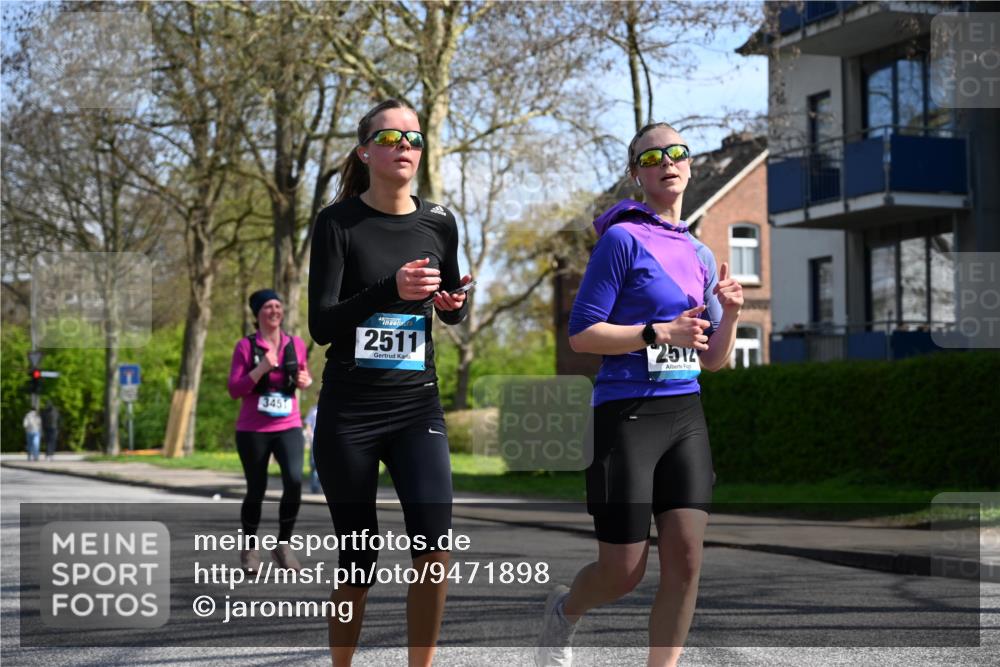 12.04.2026 - 45. Internationalen Wilhelmsburger Insellauf J. Mangold http://msf.ph/oto/9471898 12.04.2026 11:27:54 Ziel 2309, 2310, 2237, 2140, 5831, 2511, 2512, 2352, 3451, 4668, 2297 meine-sportfotos.de