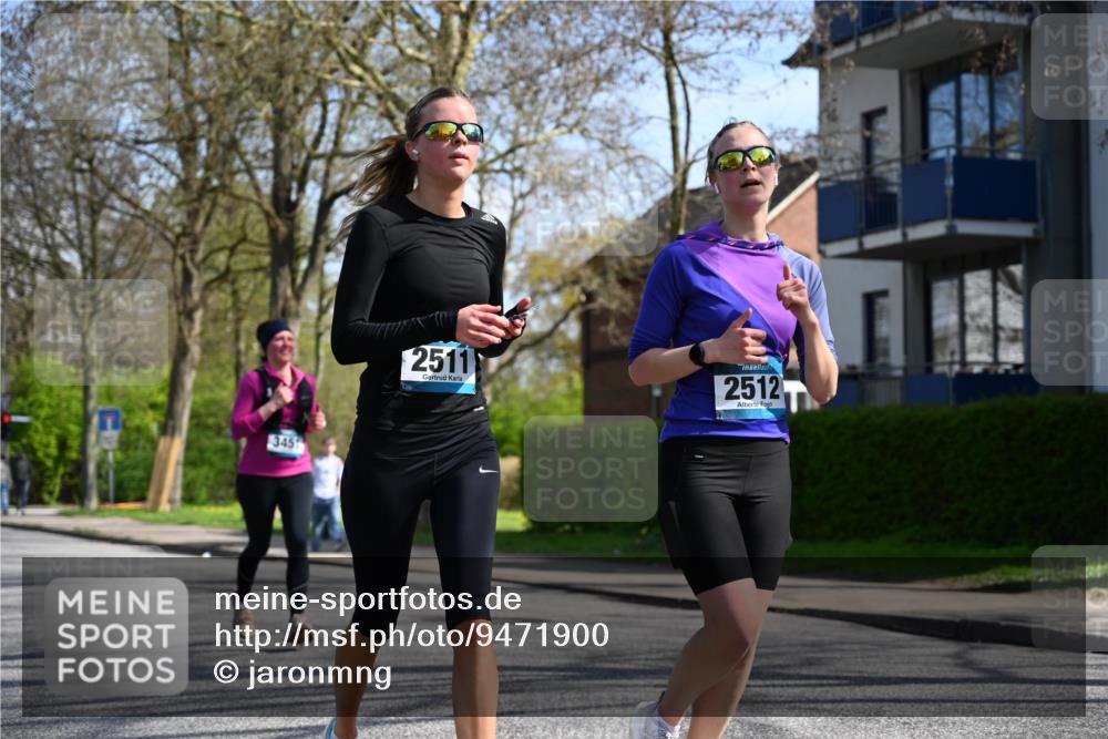 12.04.2026 - 45. Internationalen Wilhelmsburger Insellauf J. Mangold http://msf.ph/oto/9471900 12.04.2026 11:27:54 Ziel 2309, 2310, 2237, 2140, 5831, 2511, 2512, 2352, 3451, 4668, 2297 meine-sportfotos.de