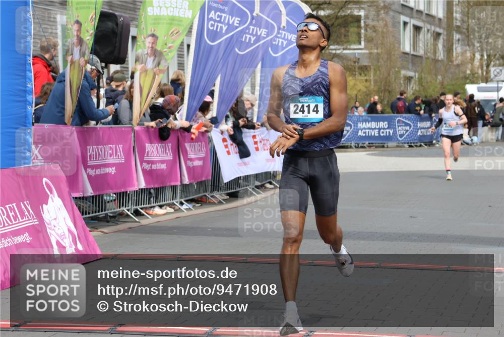 12.04.2026 - 45. Internationalen Wilhelmsburger Insellauf Strokosch-Dieckow http://msf.ph/oto/9471908 12.04.2026 12:52:47 Ziel 2414 meine-sportfotos.de