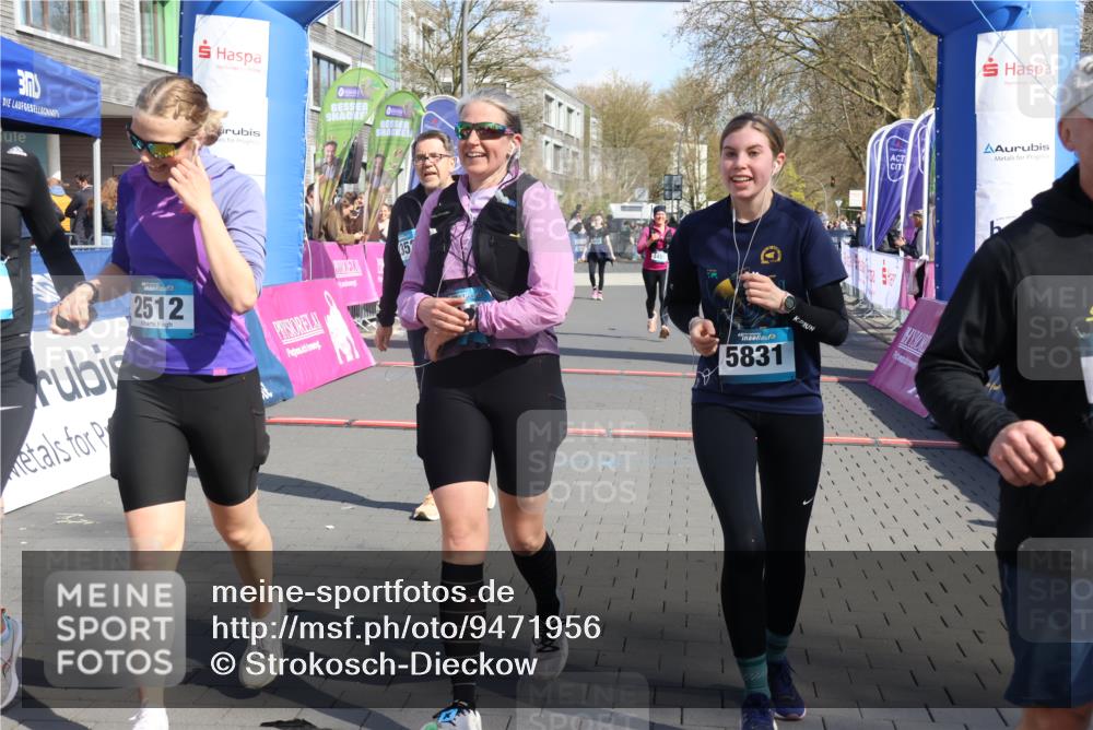 12.04.2026 - 45. Internationalen Wilhelmsburger Insellauf Strokosch-Dieckow http://msf.ph/oto/9471956 12.04.2026 11:28:26 Ziel 2237, 2140, 5831, 2511, 2512, 2352, 3451 meine-sportfotos.de