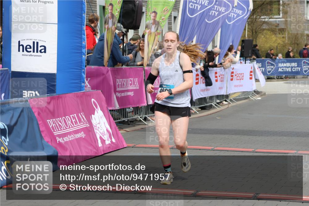 12.04.2026 - 45. Internationalen Wilhelmsburger Insellauf Strokosch-Dieckow http://msf.ph/oto/9471957 12.04.2026 12:52:54 Ziel 4609 meine-sportfotos.de