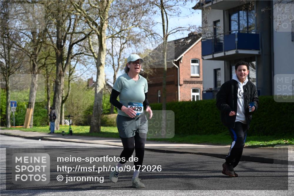 12.04.2026 - 45. Internationalen Wilhelmsburger Insellauf J. Mangold http://msf.ph/oto/9472026 12.04.2026 11:28:33 Ziel 2297, 2429, 2429, 2342, 2109 meine-sportfotos.de
