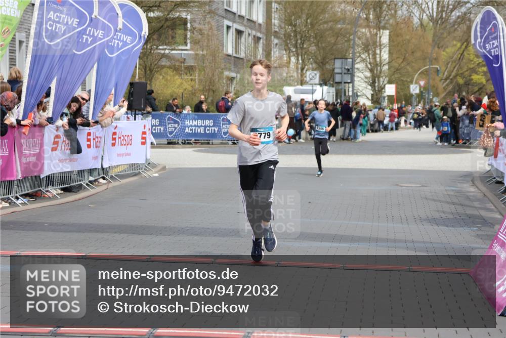 12.04.2026 - 45. Internationalen Wilhelmsburger Insellauf Strokosch-Dieckow http://msf.ph/oto/9472032 12.04.2026 12:53:00 Ziel 5779, 4346 meine-sportfotos.de