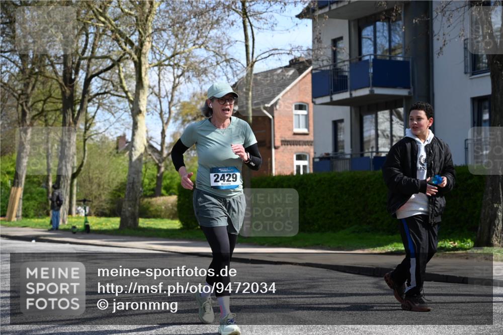 12.04.2026 - 45. Internationalen Wilhelmsburger Insellauf J. Mangold http://msf.ph/oto/9472034 12.04.2026 11:28:33 Ziel 2297, 2429, 2429, 2342, 2109 meine-sportfotos.de