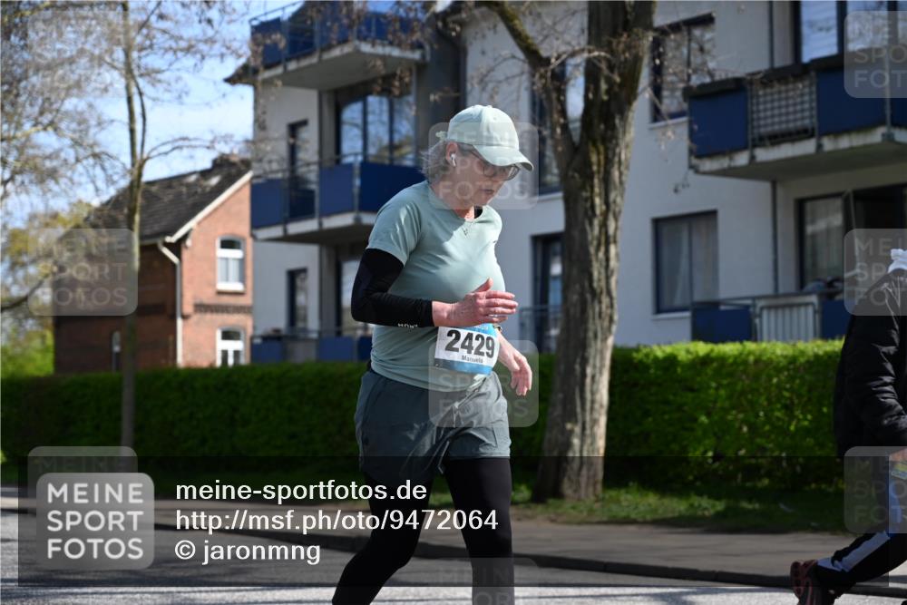 12.04.2026 - 45. Internationalen Wilhelmsburger Insellauf J. Mangold http://msf.ph/oto/9472064 12.04.2026 11:28:35 Ziel 2297, 2429, 2342, 2109 meine-sportfotos.de