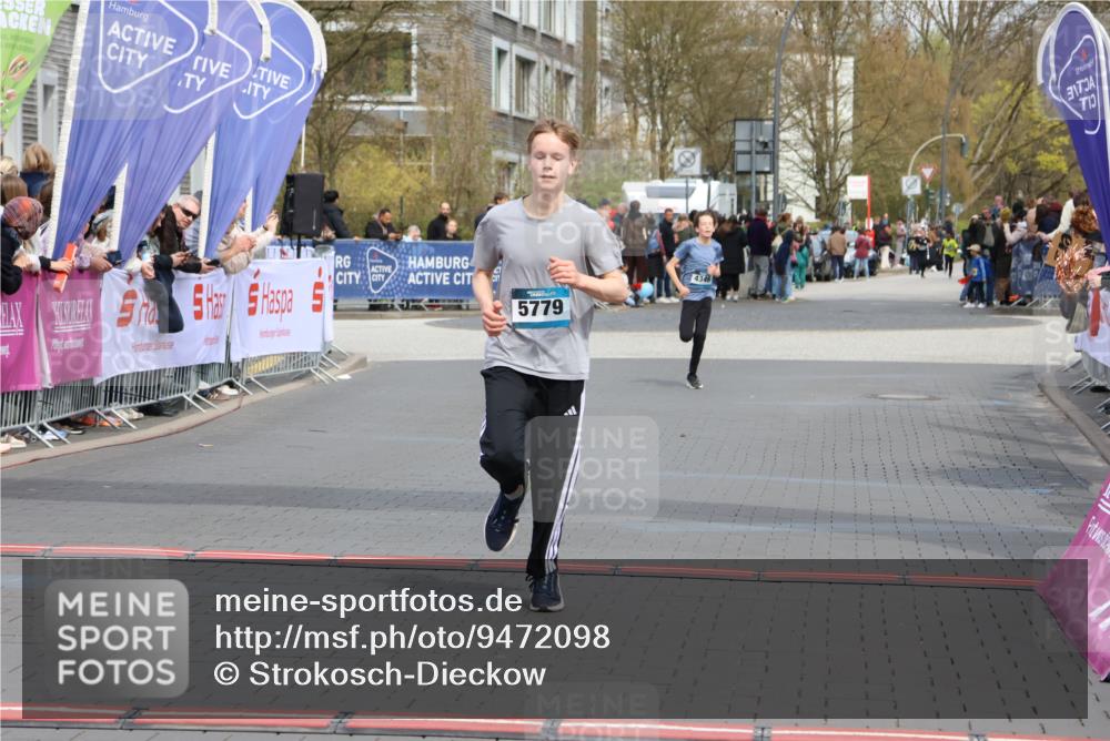 12.04.2026 - 45. Internationalen Wilhelmsburger Insellauf Strokosch-Dieckow http://msf.ph/oto/9472098 12.04.2026 12:53:00 Ziel 5779, 4346 meine-sportfotos.de