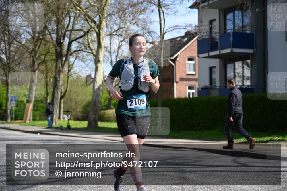 12.04.2026 - 45. Internationalen Wilhelmsburger Insellauf J. Mangold http://msf.ph/oto/9472107 12.04.2026 11:28:42 Ziel 2429, 2342, 2109, 4066 meine-sportfotos.de