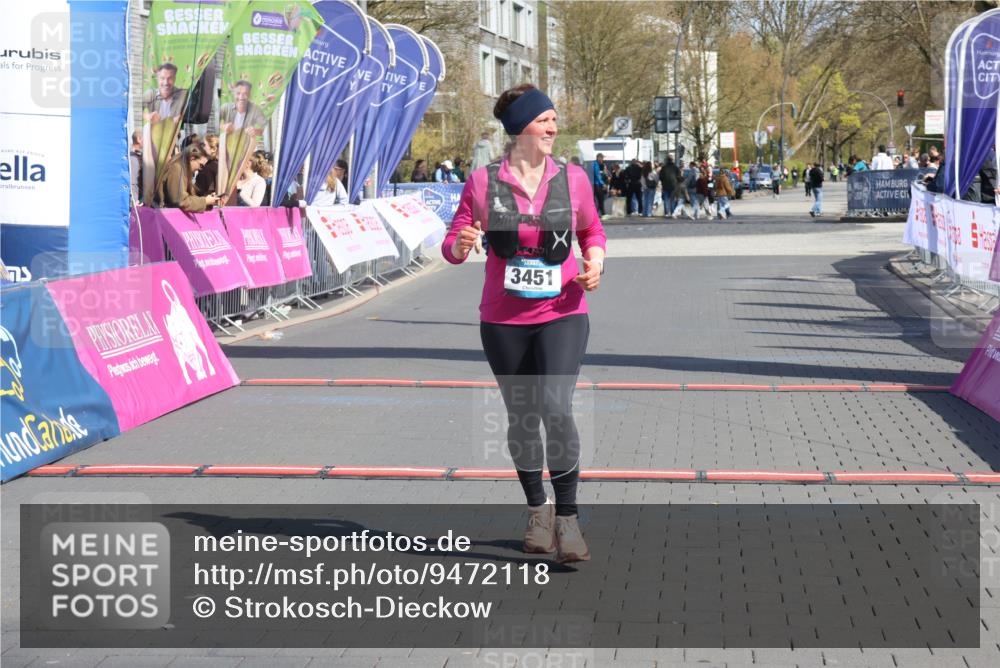 12.04.2026 - 45. Internationalen Wilhelmsburger Insellauf Strokosch-Dieckow http://msf.ph/oto/9472118 12.04.2026 11:28:30 Ziel 3451 meine-sportfotos.de