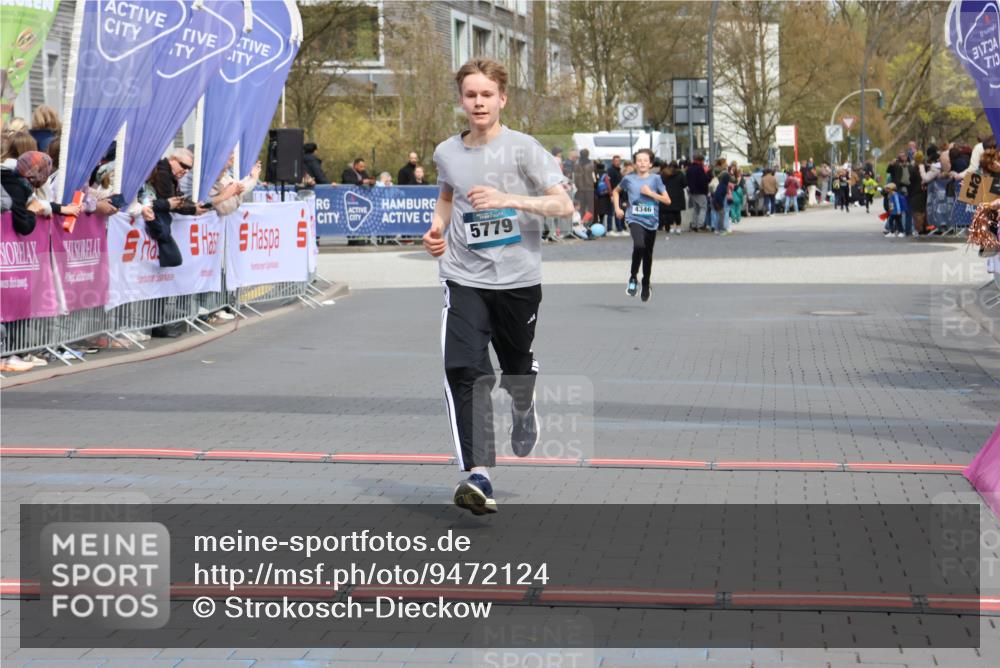 12.04.2026 - 45. Internationalen Wilhelmsburger Insellauf Strokosch-Dieckow http://msf.ph/oto/9472124 12.04.2026 12:53:00 Ziel 5779, 4346 meine-sportfotos.de
