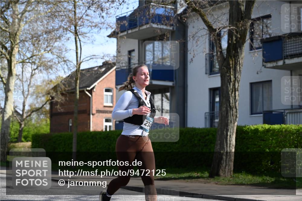 12.04.2026 - 45. Internationalen Wilhelmsburger Insellauf J. Mangold http://msf.ph/oto/9472125 12.04.2026 11:28:49 Ziel 2429, 2342, 2109, 4066 meine-sportfotos.de