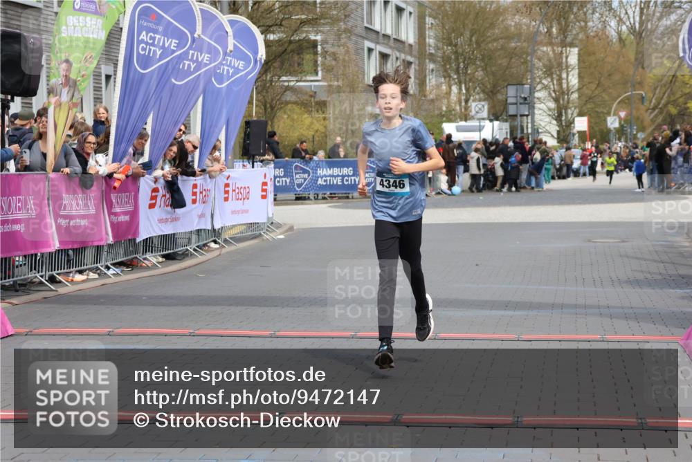 12.04.2026 - 45. Internationalen Wilhelmsburger Insellauf Strokosch-Dieckow http://msf.ph/oto/9472147 12.04.2026 12:53:05 Ziel 4346 meine-sportfotos.de