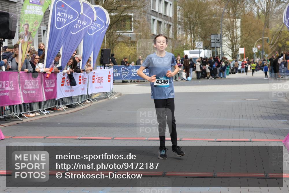 12.04.2026 - 45. Internationalen Wilhelmsburger Insellauf Strokosch-Dieckow http://msf.ph/oto/9472187 12.04.2026 12:53:05 Ziel 4346 meine-sportfotos.de