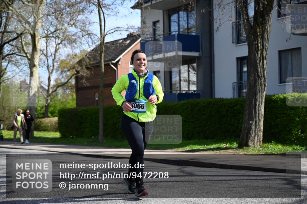 12.04.2026 - 45. Internationalen Wilhelmsburger Insellauf J. Mangold http://msf.ph/oto/9472208 12.04.2026 11:29:09 Ziel 4066, 3545, 4589, 4784 meine-sportfotos.de