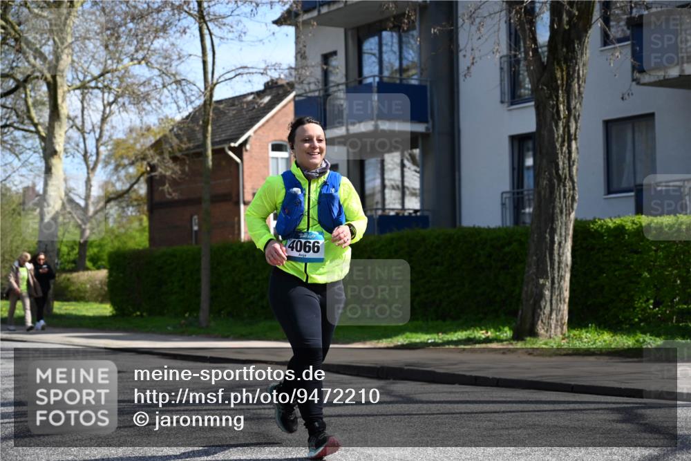 12.04.2026 - 45. Internationalen Wilhelmsburger Insellauf J. Mangold http://msf.ph/oto/9472210 12.04.2026 11:29:09 Ziel 4066, 3545, 4589, 4784 meine-sportfotos.de