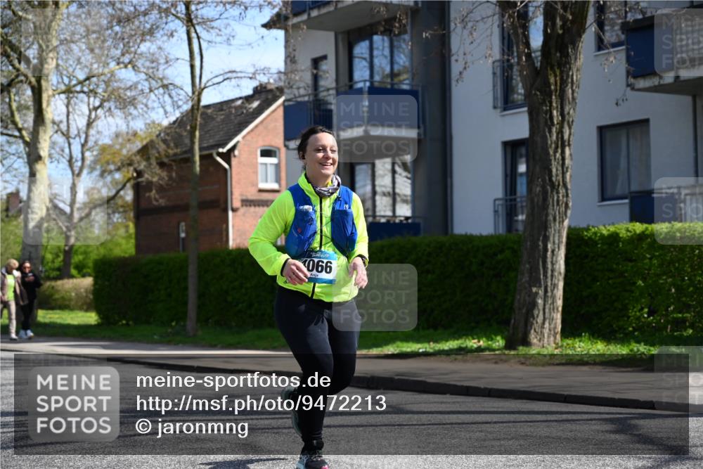 12.04.2026 - 45. Internationalen Wilhelmsburger Insellauf J. Mangold http://msf.ph/oto/9472213 12.04.2026 11:29:09 Ziel 4066, 3545, 4589, 4784 meine-sportfotos.de