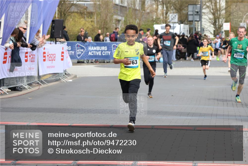 12.04.2026 - 45. Internationalen Wilhelmsburger Insellauf Strokosch-Dieckow http://msf.ph/oto/9472230 12.04.2026 12:53:22 Ziel 5763, 2896, 5621, 4879, 4891 meine-sportfotos.de