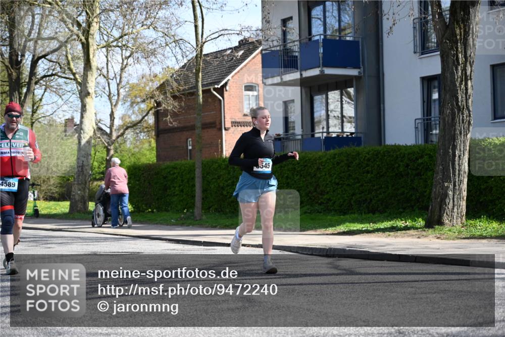 12.04.2026 - 45. Internationalen Wilhelmsburger Insellauf J. Mangold http://msf.ph/oto/9472240 12.04.2026 11:29:27 Ziel 4066, 3545, 4589, 4784, 3839 meine-sportfotos.de