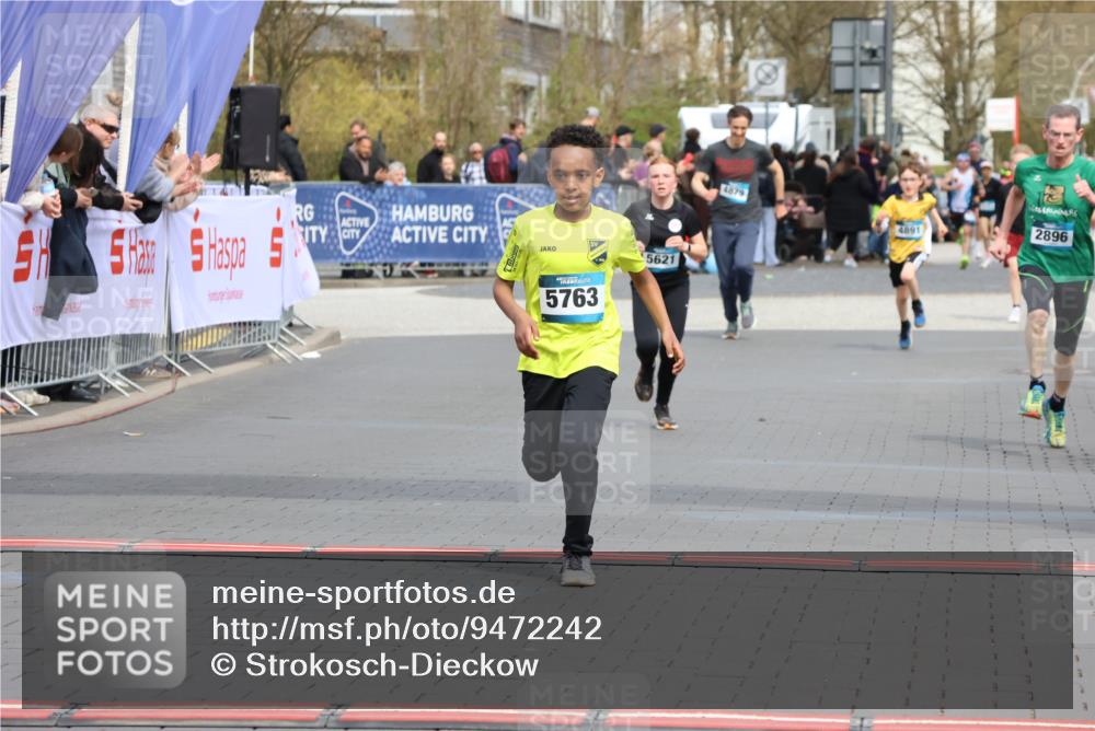 12.04.2026 - 45. Internationalen Wilhelmsburger Insellauf Strokosch-Dieckow http://msf.ph/oto/9472242 12.04.2026 12:53:22 Ziel 5763, 2896, 5621, 4879, 4891 meine-sportfotos.de