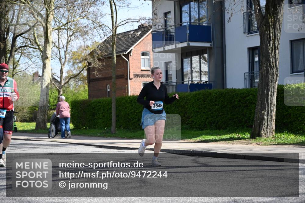 12.04.2026 - 45. Internationalen Wilhelmsburger Insellauf J. Mangold http://msf.ph/oto/9472244 12.04.2026 11:29:27 Ziel 4066, 3545, 4589, 4784, 3839 meine-sportfotos.de