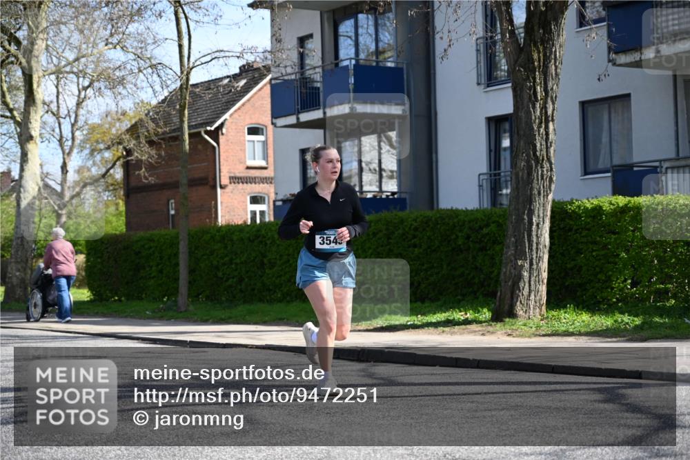 12.04.2026 - 45. Internationalen Wilhelmsburger Insellauf J. Mangold http://msf.ph/oto/9472251 12.04.2026 11:29:28 Ziel 4066, 3545, 4589, 4784, 3839 meine-sportfotos.de