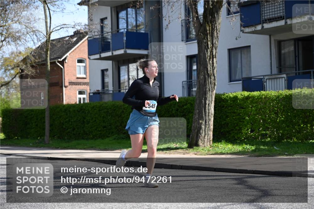 12.04.2026 - 45. Internationalen Wilhelmsburger Insellauf J. Mangold http://msf.ph/oto/9472261 12.04.2026 11:29:28 Ziel 4066, 3545, 4589, 4784, 3839 meine-sportfotos.de