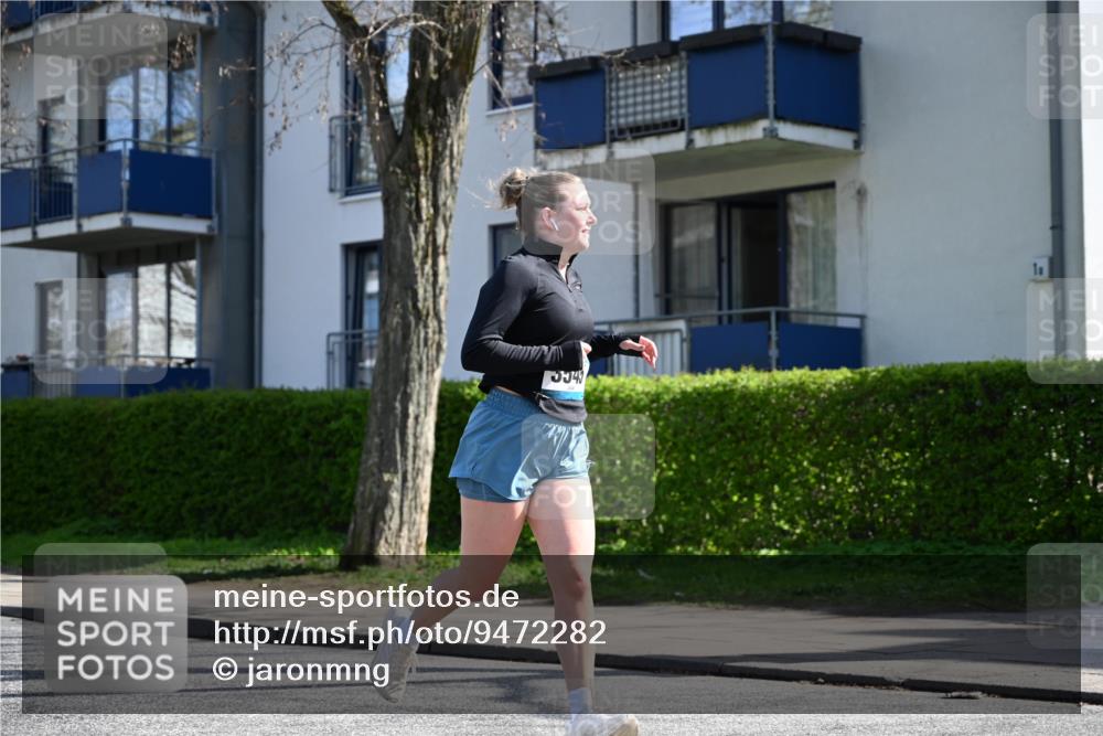 12.04.2026 - 45. Internationalen Wilhelmsburger Insellauf J. Mangold http://msf.ph/oto/9472282 12.04.2026 11:29:29 Ziel 4066, 3545, 4589, 4784, 3839 meine-sportfotos.de