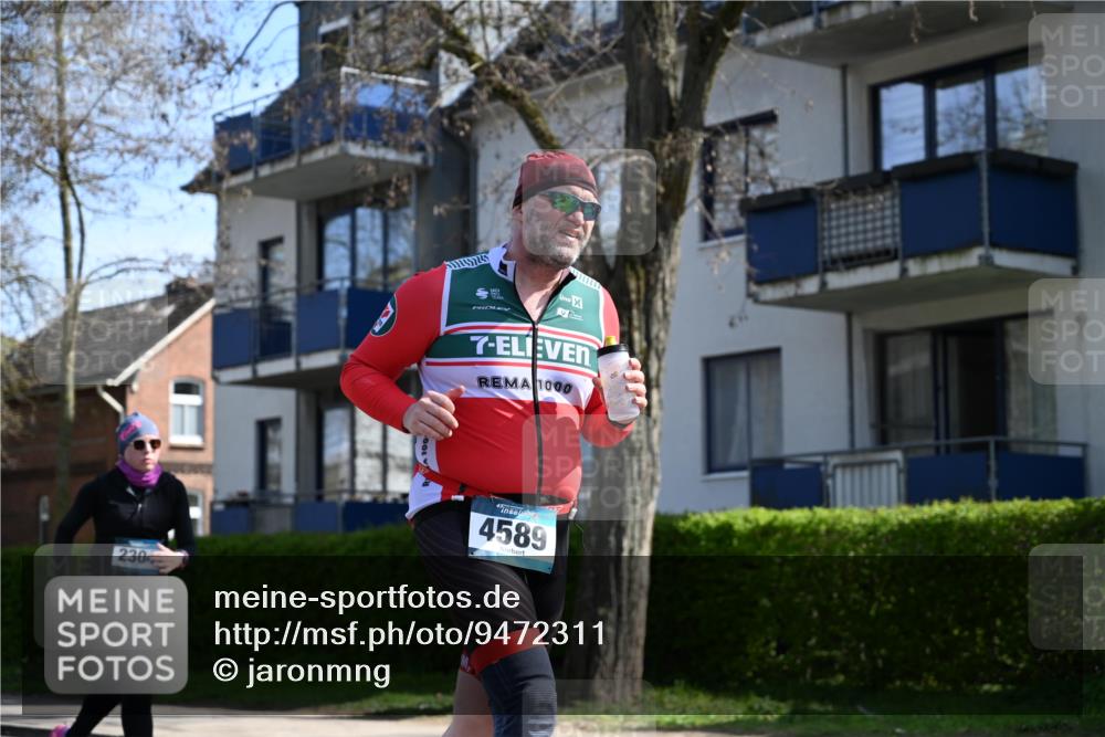 12.04.2026 - 45. Internationalen Wilhelmsburger Insellauf J. Mangold http://msf.ph/oto/9472311 12.04.2026 11:29:30 Ziel 4066, 3545, 4589, 4784, 3839 meine-sportfotos.de