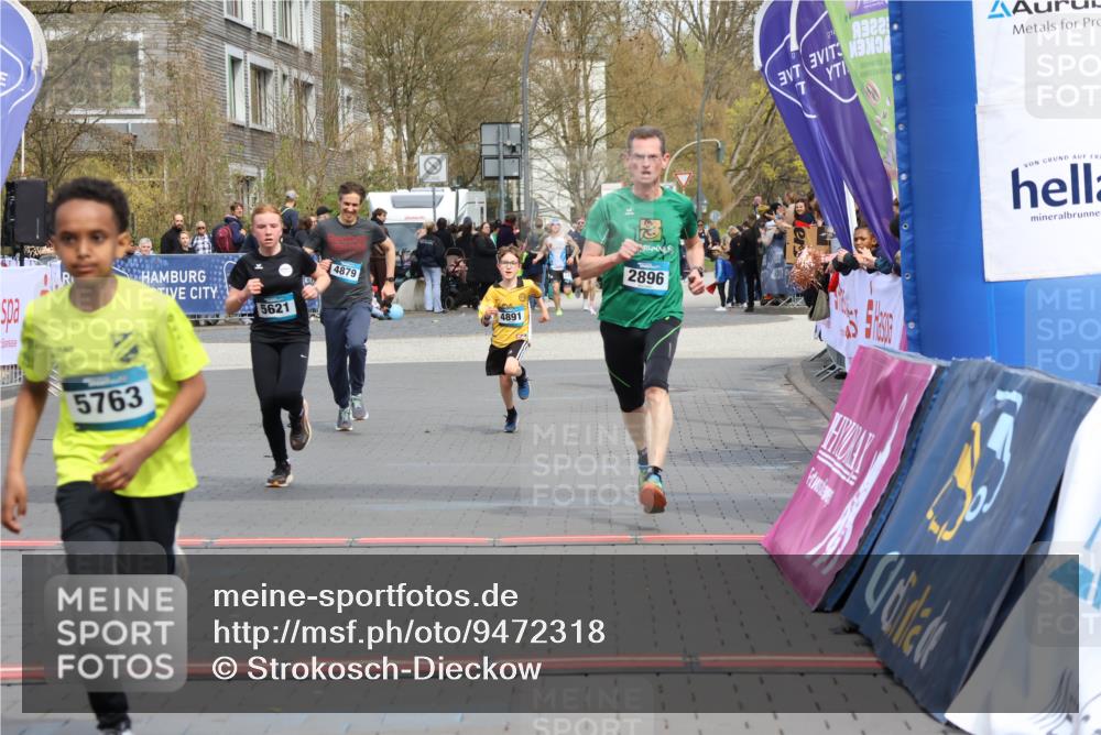 12.04.2026 - 45. Internationalen Wilhelmsburger Insellauf Strokosch-Dieckow http://msf.ph/oto/9472318 12.04.2026 12:53:23 Ziel 5763, 2896, 5621, 4879, 4891 meine-sportfotos.de
