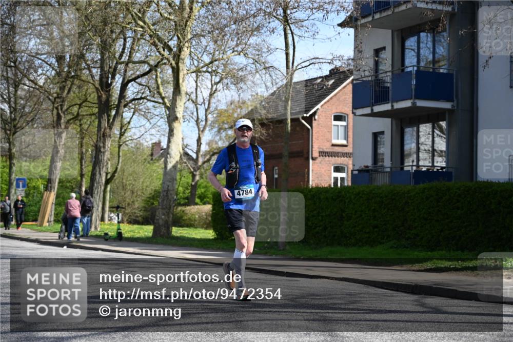 12.04.2026 - 45. Internationalen Wilhelmsburger Insellauf J. Mangold http://msf.ph/oto/9472354 12.04.2026 11:29:39 Ziel 3545, 4589, 4784, 3839, 2697, 2698, 2476, 2498 meine-sportfotos.de