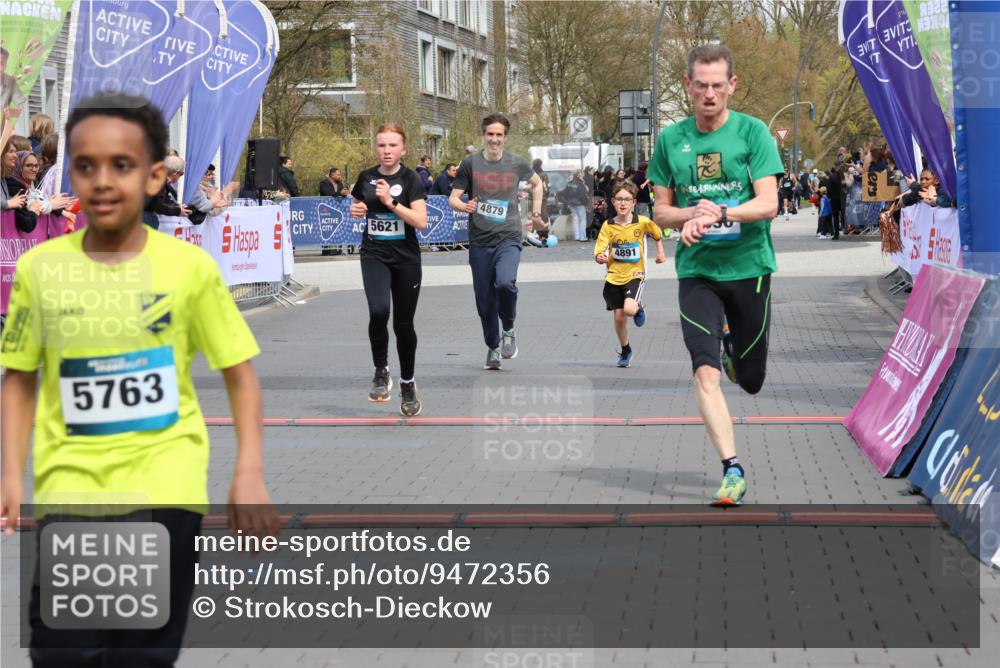 12.04.2026 - 45. Internationalen Wilhelmsburger Insellauf Strokosch-Dieckow http://msf.ph/oto/9472356 12.04.2026 12:53:25 Ziel 5763, 2896, 5621, 4879, 4891, 5127 meine-sportfotos.de
