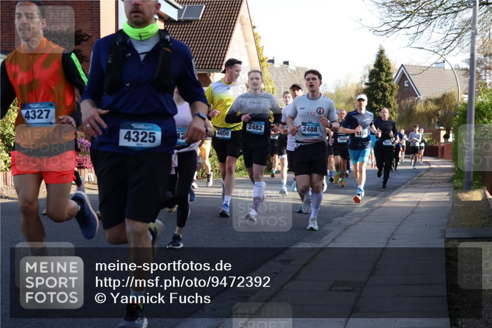 12.04.2026 - 45. Internationalen Wilhelmsburger Insellauf Yannick Fuchs http://msf.ph/oto/9472392 12.04.2026 08:57:23 Laufen 4327, 4325, 12, 4608, 2482, 112, 2488, 4329, 5804, 2090 meine-sportfotos.de