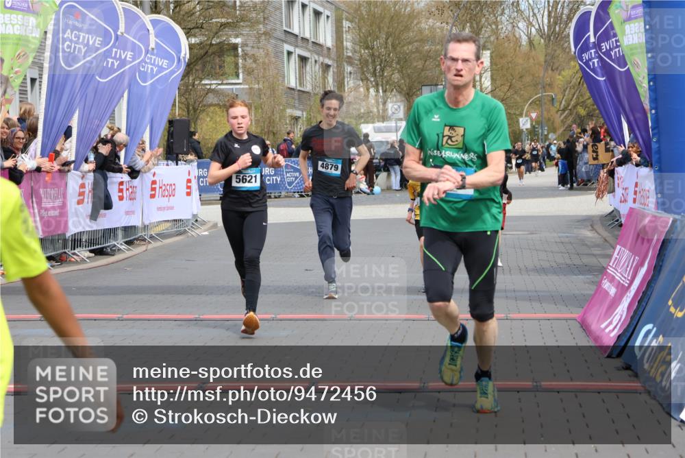 12.04.2026 - 45. Internationalen Wilhelmsburger Insellauf Strokosch-Dieckow http://msf.ph/oto/9472456 12.04.2026 12:53:25 Ziel 5763, 2896, 5621, 4879, 4891, 5127 meine-sportfotos.de