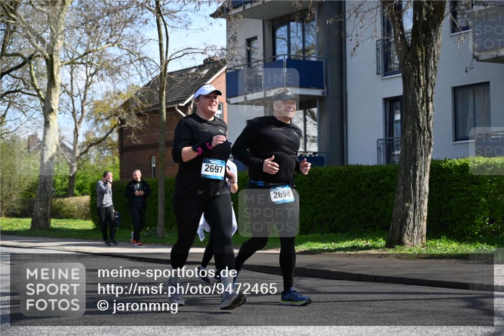 12.04.2026 - 45. Internationalen Wilhelmsburger Insellauf J. Mangold http://msf.ph/oto/9472465 12.04.2026 11:30:01 Ziel 3839, 2697, 2698, 2476, 2498, 2498, 4737 meine-sportfotos.de