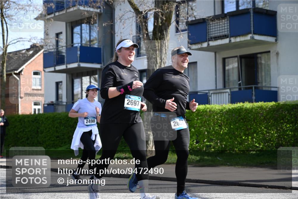 12.04.2026 - 45. Internationalen Wilhelmsburger Insellauf J. Mangold http://msf.ph/oto/9472490 12.04.2026 11:30:01 Ziel 3839, 2697, 2698, 2476, 2498, 2498, 4737 meine-sportfotos.de