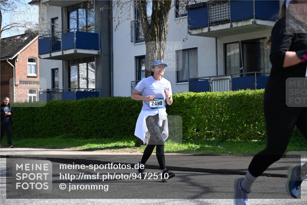 12.04.2026 - 45. Internationalen Wilhelmsburger Insellauf J. Mangold http://msf.ph/oto/9472510 12.04.2026 11:30:02 Ziel 3839, 2697, 2698, 2476, 2498, 4737 meine-sportfotos.de