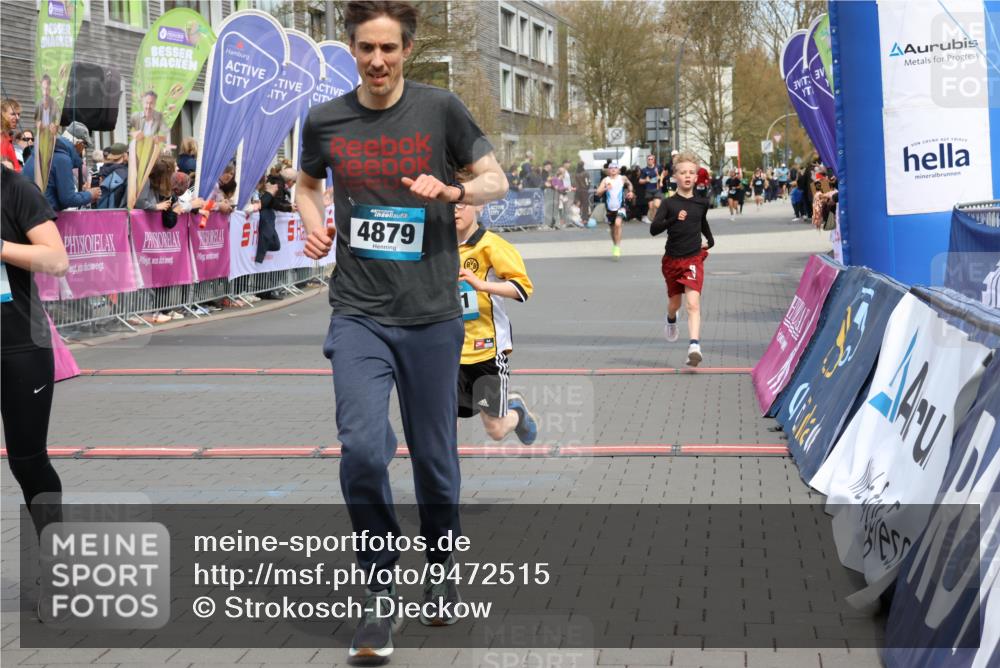 12.04.2026 - 45. Internationalen Wilhelmsburger Insellauf Strokosch-Dieckow http://msf.ph/oto/9472515 12.04.2026 12:53:28 Ziel 2896, 5621, 4879, 4891, 5127, 2218 meine-sportfotos.de